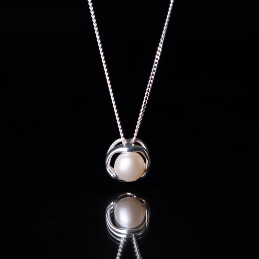 Floating Pearl Necklace