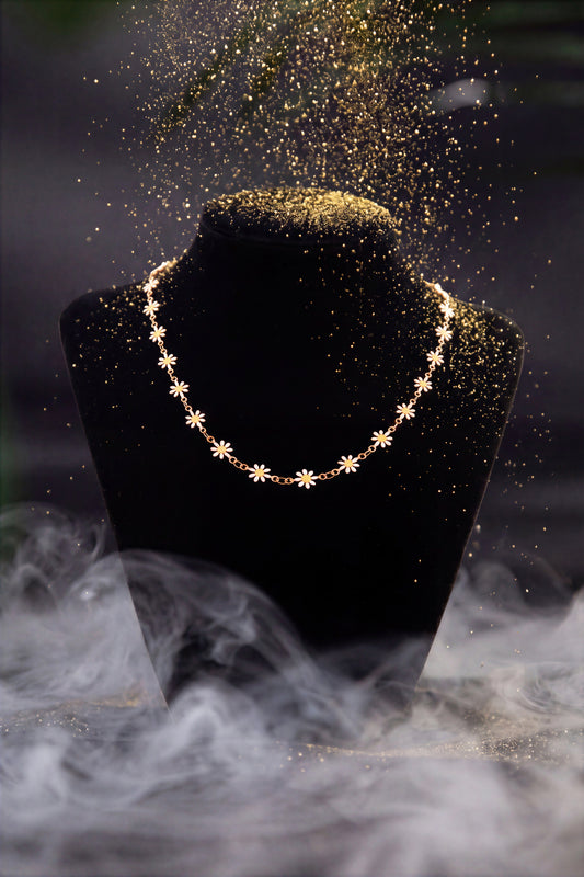 Sunward white and yellow daisy necklace